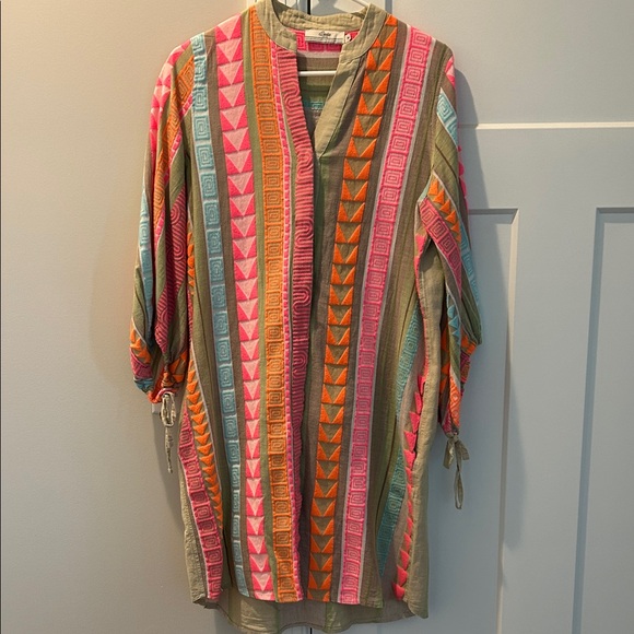 Devotion TWINS Beige and Pink Tunic - Picture 1 of 2